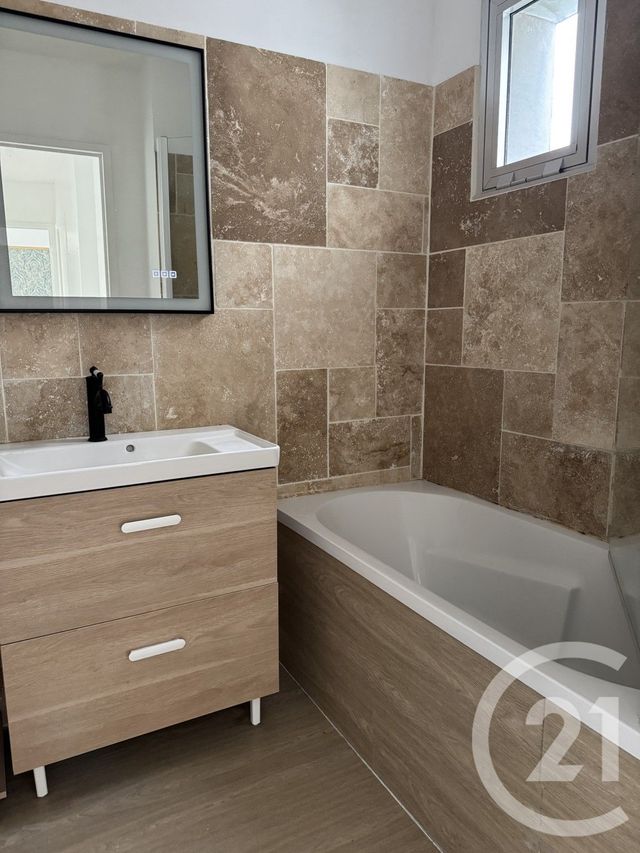 Afficher la photo en grand Appartement F3 à vendre - 3 pièces - 63.0 m2 - HONFLEUR - 14 - BASSE-NORMANDIE - Century 21 Arconance Immobilier